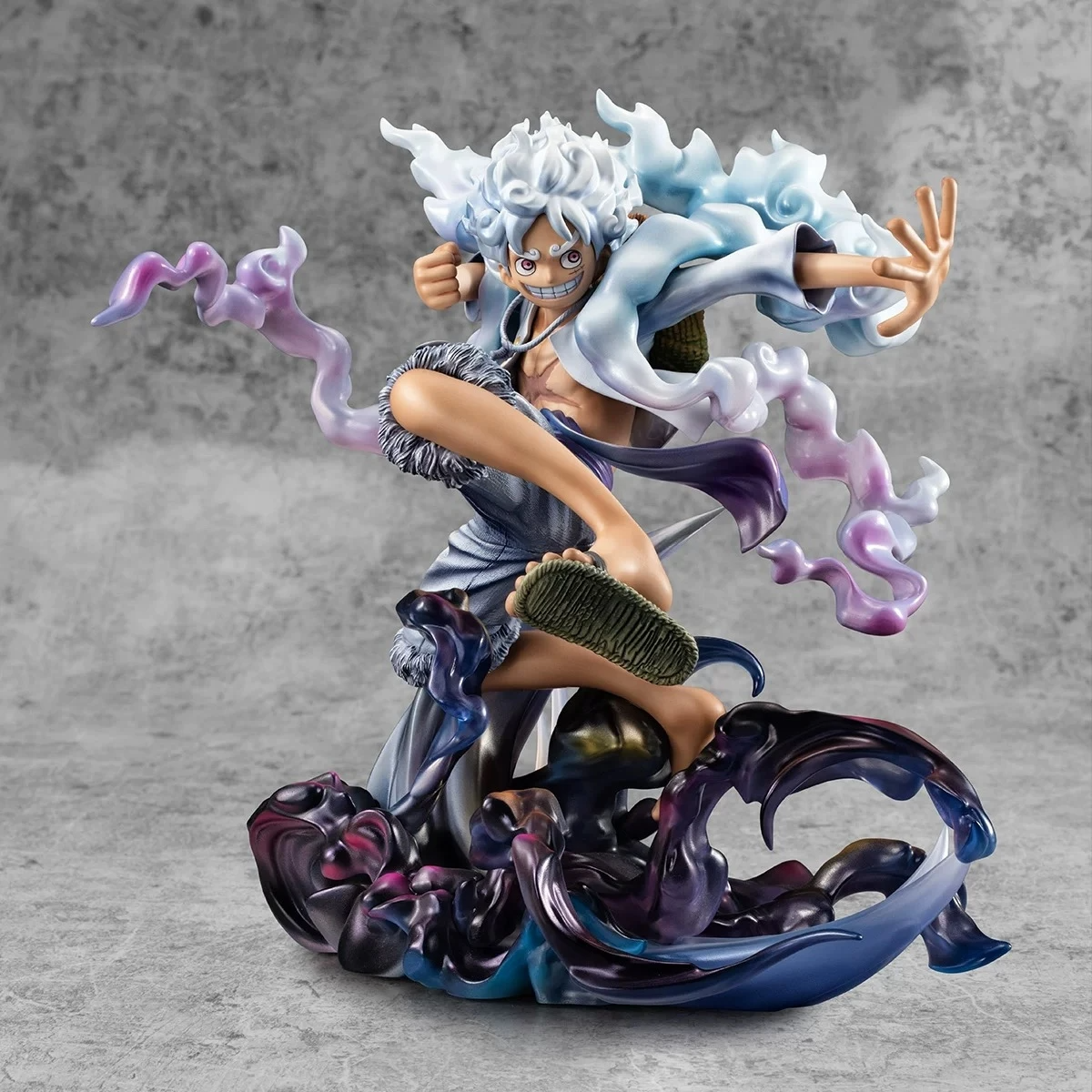 Luffy "God of the Sun" Figure - One Piece™