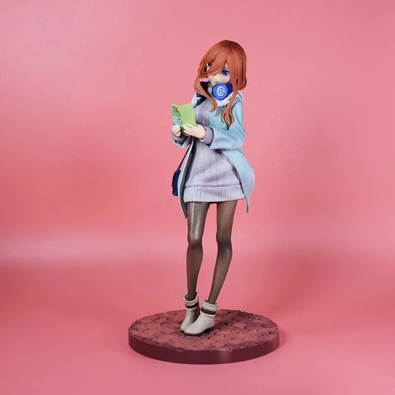 Miku Nakano Figure - The Quintessential Quintuplets™