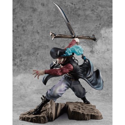 Dracule Mihawk Figure - One Piece™