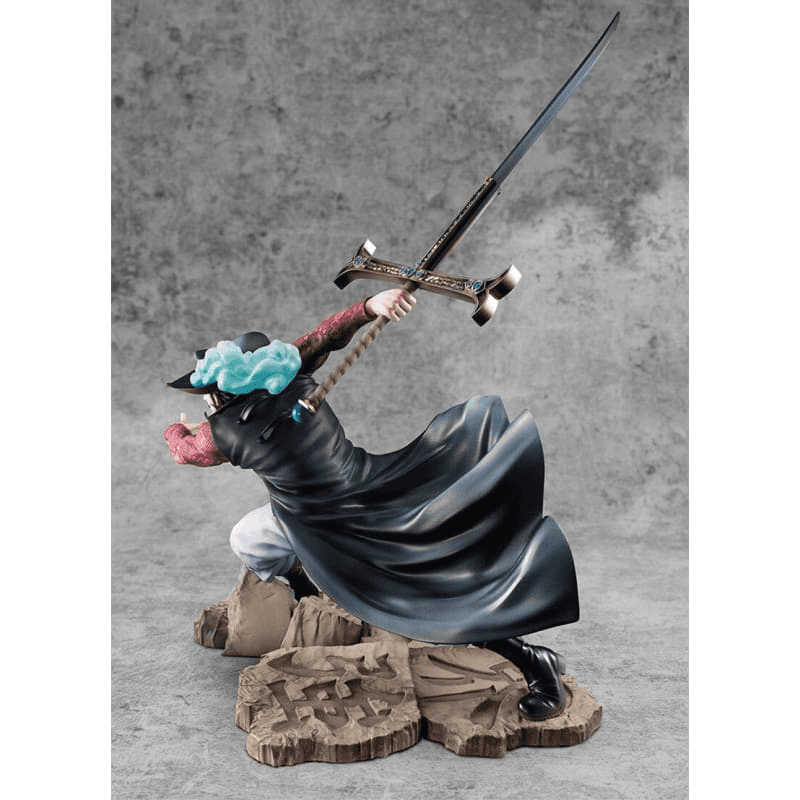 Dracule Mihawk Figure - One Piece™